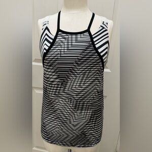 SOFIBELLA Women’s  Mysterious Tank Activewear Tank Top w/Built in bra Size S